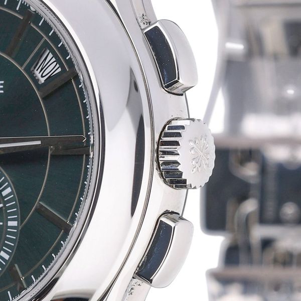 Patek Philippe Complications 5905/1A-001